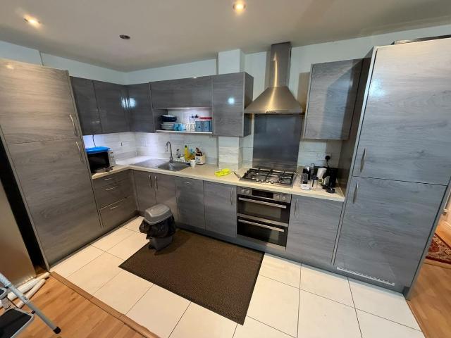 Otter Way, West Drayton UB7, 2 bed flat to rent, £1,999 pcm | PrimeLocation