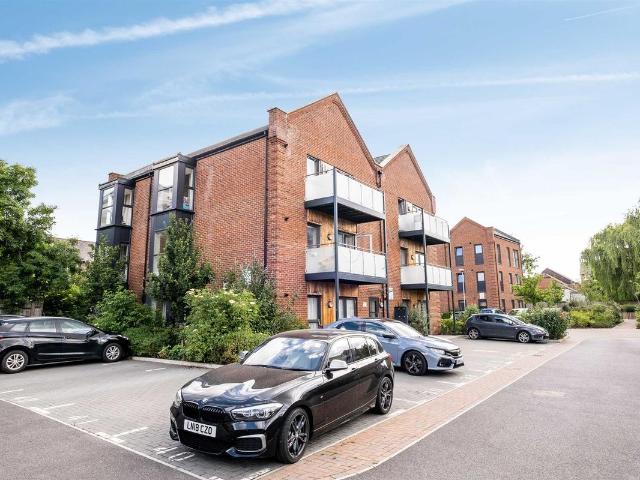 Otter Way, West Drayton UB7, 3 bed flat to rent, £2,150 pcm | PrimeLocation