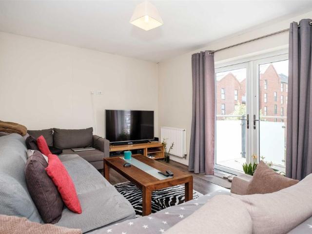 Otter Way, Yiewsley, West Drayton, UB7