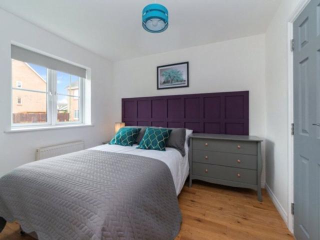 Otter Close, Aldershot, Hampshire, GU12