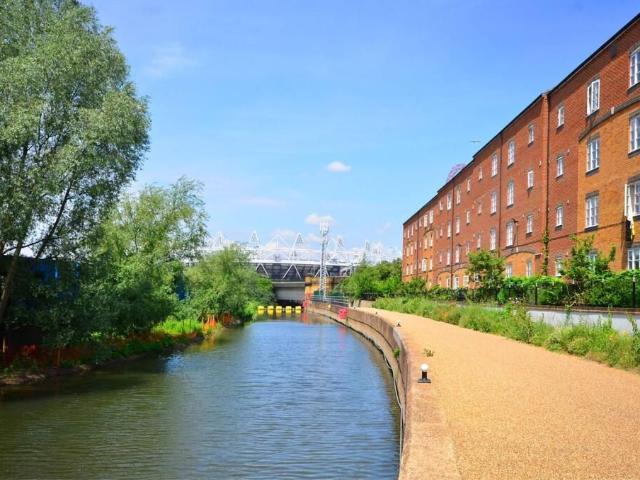 Otter Close, Stratford E15, 2 bed flat to rent, £2,100 pcm | PrimeLocation