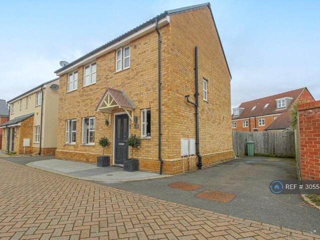 Otter Place, Colchester, CO3 3 bed detached house to rent £1,950 pcm £450 pw
