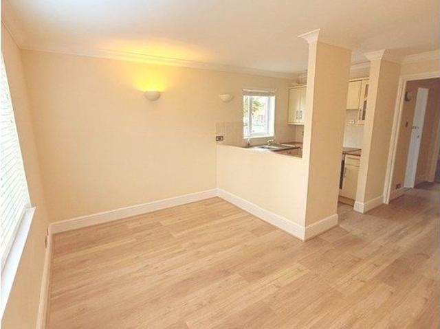 Ottershaw, Chertsey KT16, 1 bed flat to rent, £1,250 pcm | PrimeLocation