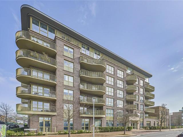 Ottley Drive, London, SE3 3 bed apartment to rent £2,650 pcm £612 pw