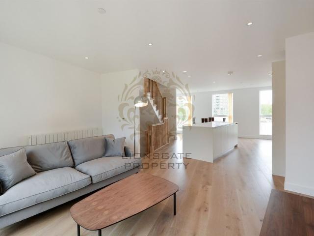Ottley Drive SE3, 3 bed property to rent, £3,100 pcm | PrimeLocation