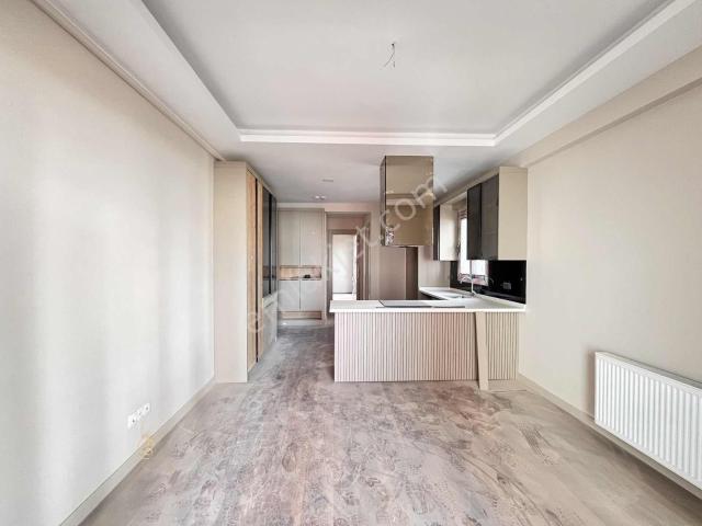 Jakuzili Ara Kat 2+1 Denize Yakın Manzaralı Havuzlu Lüks Konsept