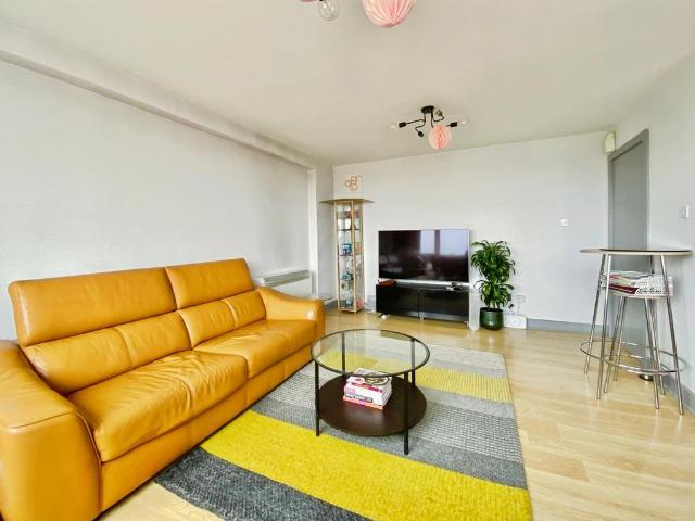 Oundle Road, Peterborough, PE2 2 bed apartment to rent £1,025 pcm £237 pw
