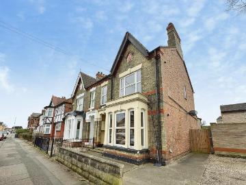 Oundle Road, Peterborough PE2 4 bed semi detached house to rent £1,550 pcm £358 pw