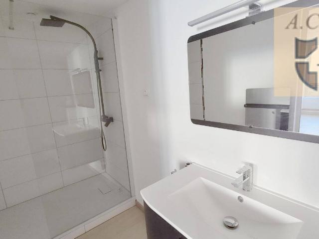 OUCQUES AU COEUR DE LA VILLE APPART F3 RENOVE