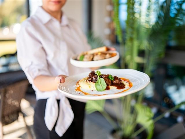 OUEST LAUSANNE ITALIENISCHES RESTAURANT MIT WUNDERSCHÖNER TERRASSE ZUM VERKAUF