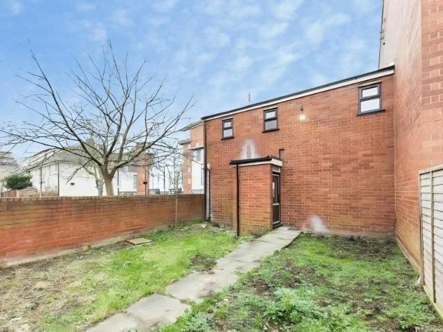 Oulton Close, Clapton, Hackney, London E5, 3 bed detached house to rent, £3,000 pcm | PrimeLocation