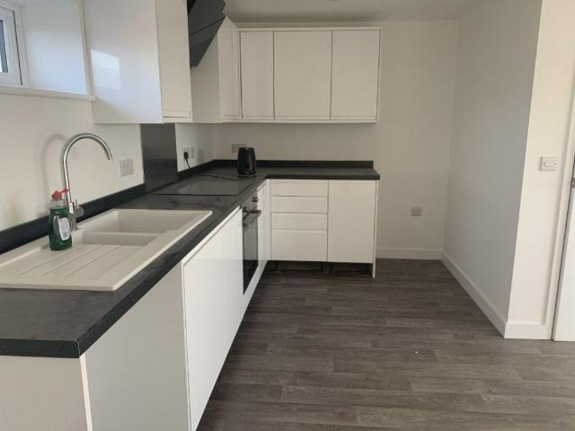 Oulton Broad, Oulton Broad 2 bed apartment £750 pcm £173 pw