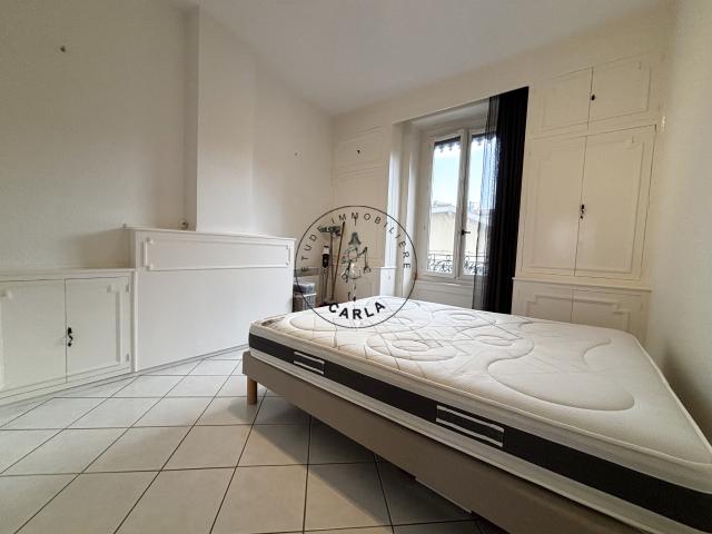 Oullins, Appartement T2 avec jardin à 2 pas du Métro