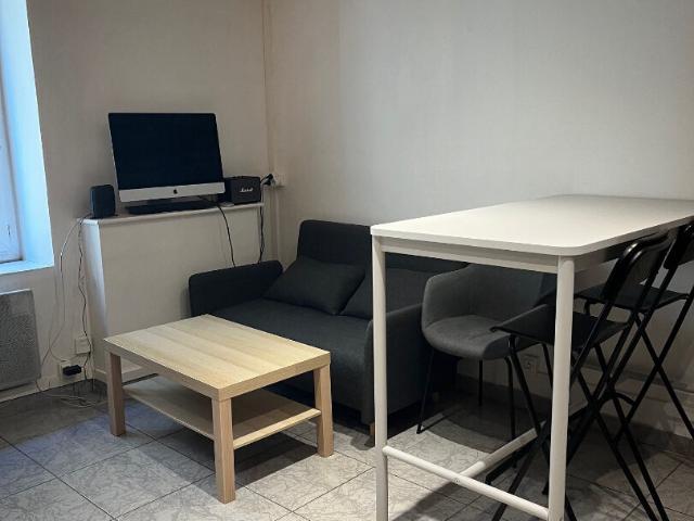 OULLINS CENTRE STUDIO DUPLEX