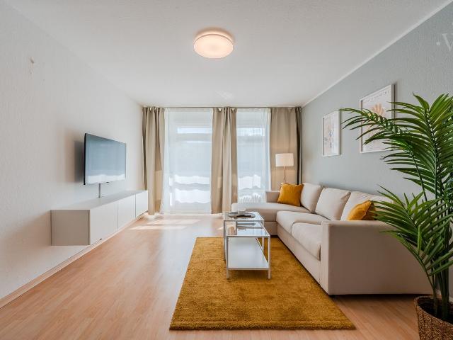 Our wheelchair accessible and barrier free 2 room apartment with space for individuality in Berlin Steglitz