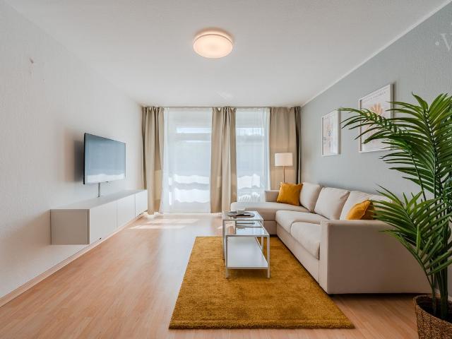 Our wheelchair accessible and barrier free 2 room apartment with space for individuality in Berlin Steglitz, Berlin Amsterdam Apartments for Rent