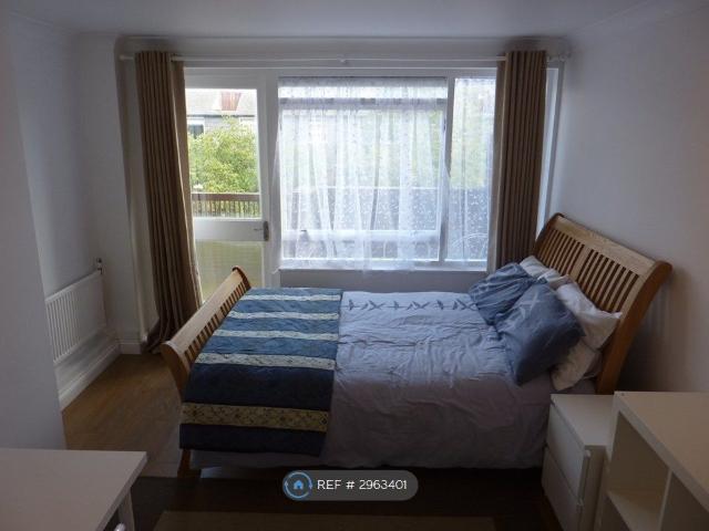 Outram Place, London N1, 3 bed maisonette to rent, £3,900 pcm | PrimeLocation