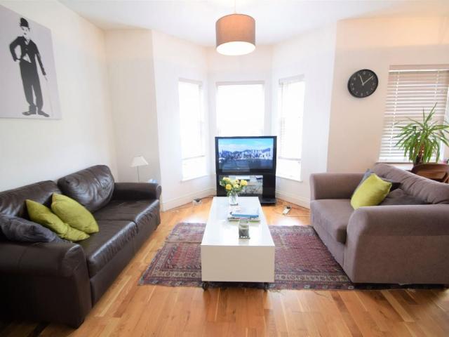 Outram Road, Croydon CR0, 2 bed flat to rent, £1,750 pcm | PrimeLocation