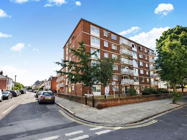 Outram Road, Southsea 2 bed apartment to rent £1,300 pcm £300 pw