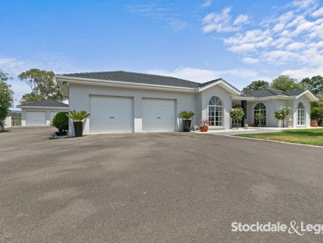Prestigious Lifestyle Property on 57 Acres Approx