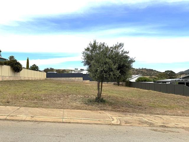OUTSTANDING 1162 SQM HOME SITE