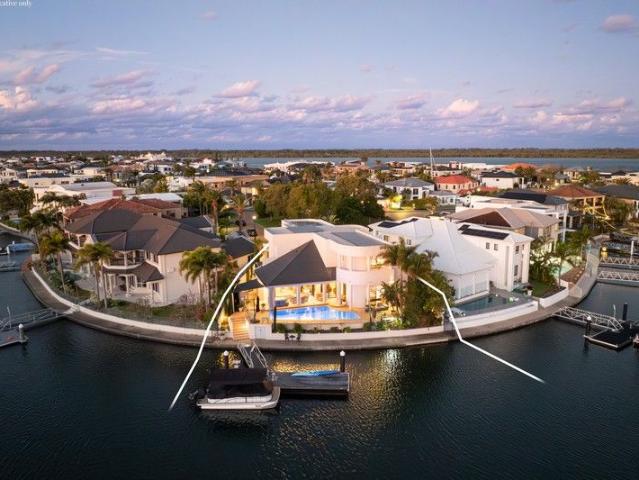 An Architectural Floorplan Framed by Water, Privacy & Private Outlooks
