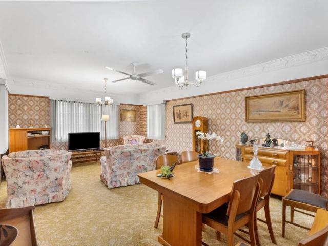 Outstanding Value Elevated Family Living in Mount Gravatt