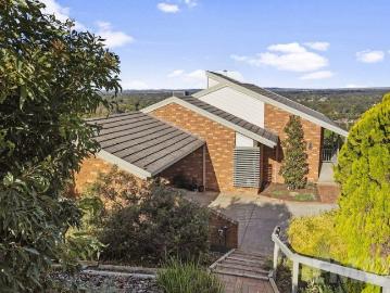 Outstanding Views, Brilliant Family Home