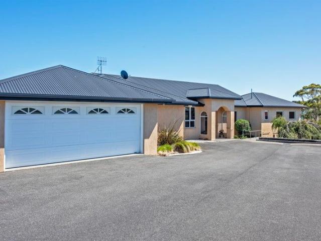 5 Bedroom Home with Uninterrupted Water Views