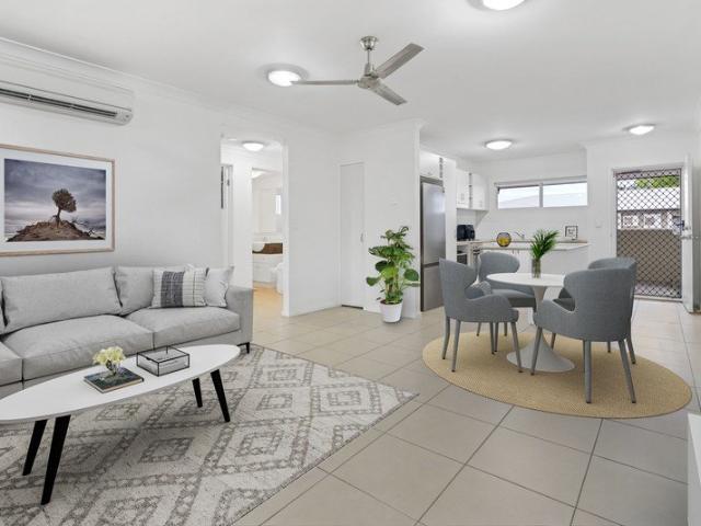Outstanding Apartment in The Glades