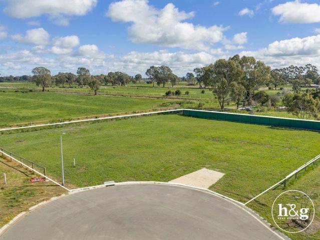 Outstanding Block with Picturesque Rural Views!