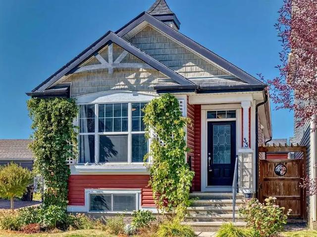 Outstanding, contemporary and bright 2 bedroom with its own laundry