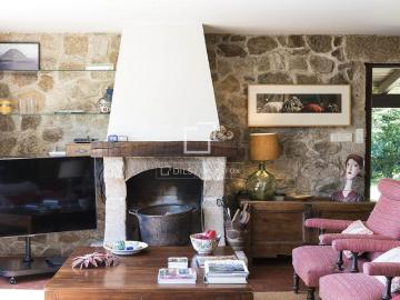 Outstanding country house with privacy, lovely views for long term let located in the Nigran, Pontevedra