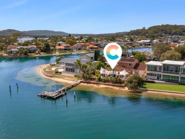 Outstanding Deep Waterfront with Jetty