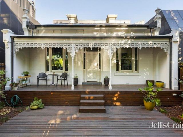 Outstanding executive oasis in a riverside pocket