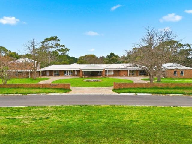 OUTSTANDING FAMILY ESTATE ON APPROX 3.6 AC WITH SUBDIVISION POTENTIAL S.T.C.A