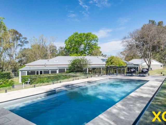 Outstanding Family Home and Entertainer's Oasis