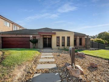 Outstanding Family Living on 1,285sqm in Prime Beaconsfield Location