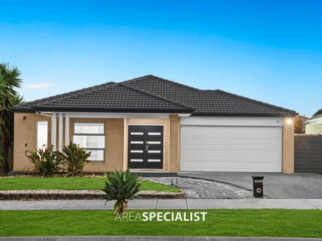 Outstanding Family Residence in the Esteemed Alarah Estate