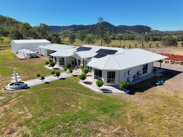 Outstanding Grazing & Lifestyle Property with Multiple Residences
