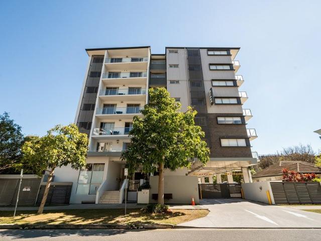 Outstanding investor only opportunity in thriving lifestyle hub