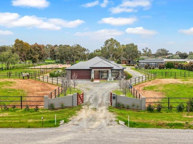Outstanding Lifestyle & Equestrian Opportunity!