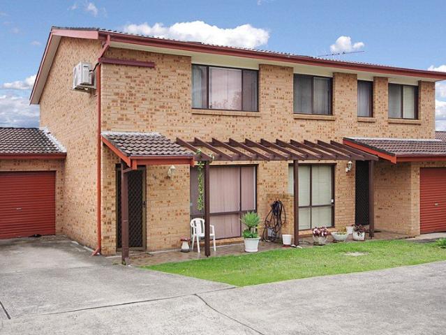 OUTSTANDING LOCATION IN MACQUARIE FIELDS WITH SOLAR PANEL READY TO SAVE YOUR BILLS