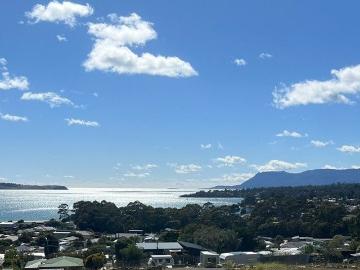 Outstanding new house with panoramic views to Maria Island