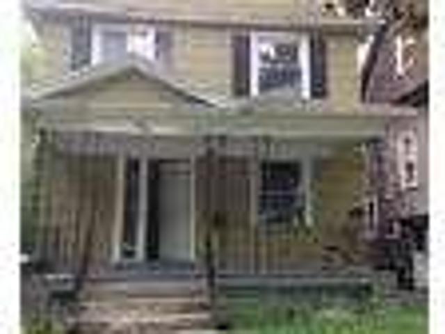 Outstanding Opportunity To Live At The Rochester City Club. $895/mo