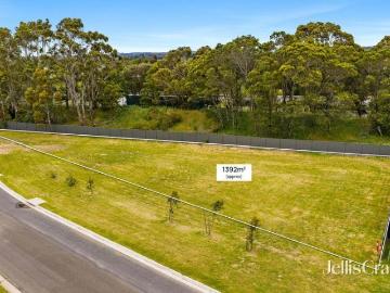 Outstanding opportunity on 1,392m² approx to build your dream home