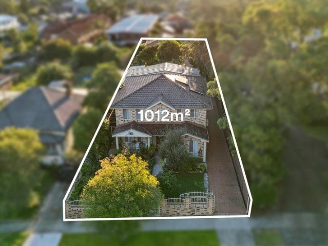 Outstanding opportunity on a blue chip 1012sqm block