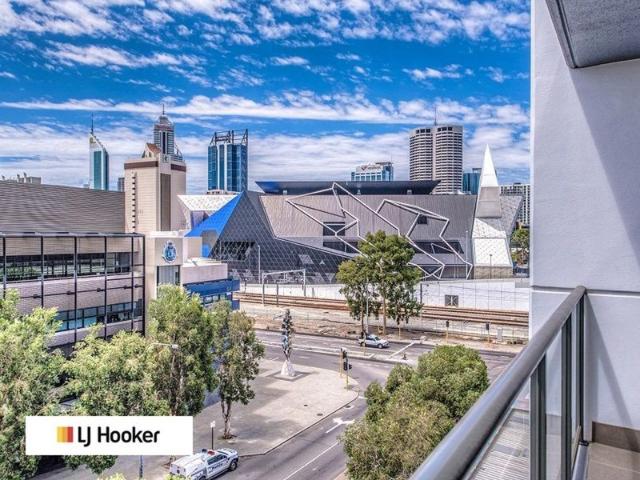 Outstanding Opportunity Resort Living in the City !
