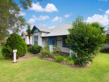 Outstanding Potential for the Renovator or Developer