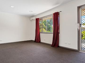 Outstanding Renovated Unit in block of 3